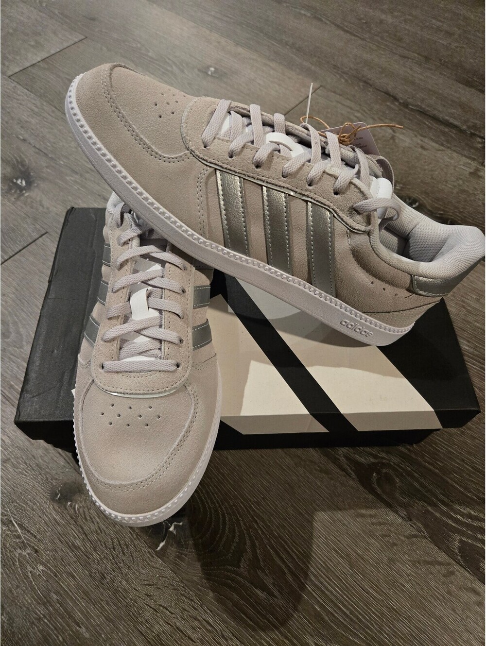 adidas Breaknet Sleek Womens 8 Grey Silver Metallic JQ8267 Sneakers NIB